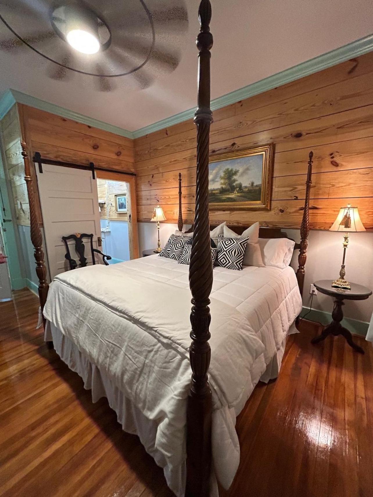 Chipley'S Squareview Inn Carthage المظهر الخارجي الصورة