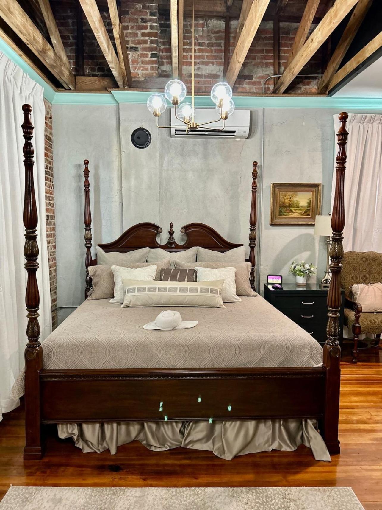 Chipley'S Squareview Inn Carthage المظهر الخارجي الصورة