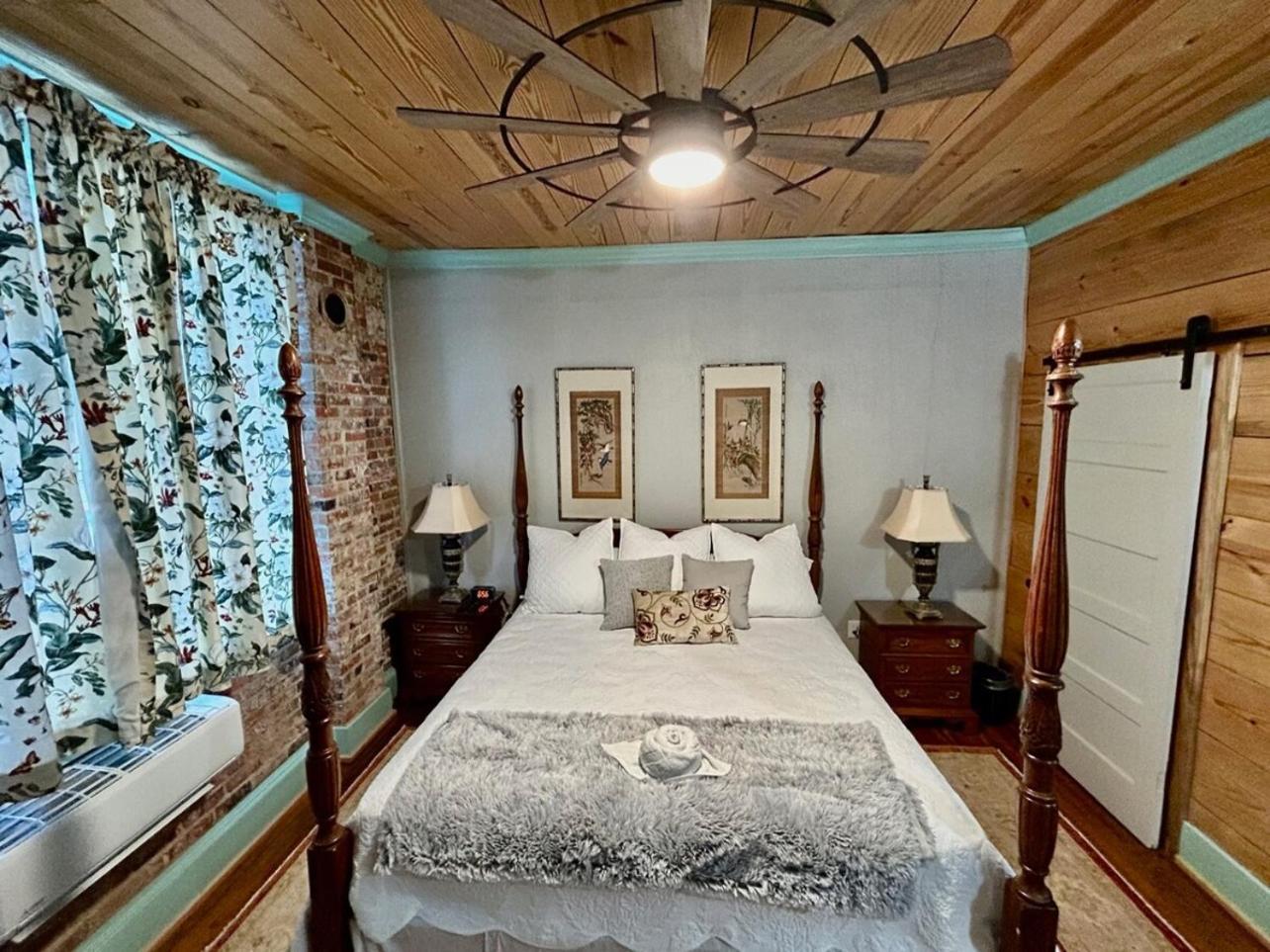 Chipley'S Squareview Inn Carthage المظهر الخارجي الصورة
