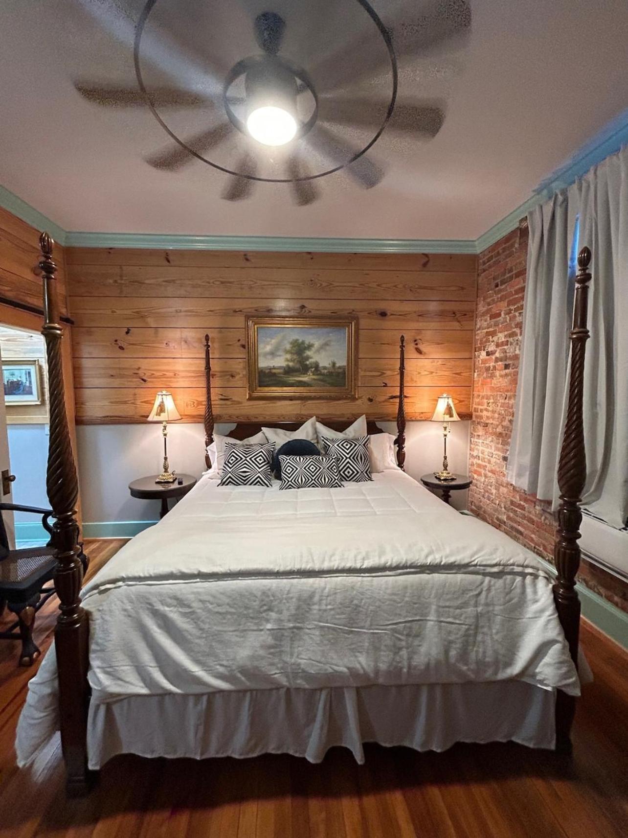 Chipley'S Squareview Inn Carthage المظهر الخارجي الصورة