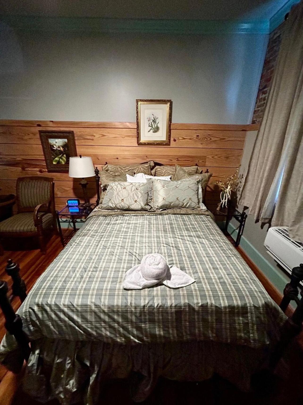 Chipley'S Squareview Inn Carthage المظهر الخارجي الصورة