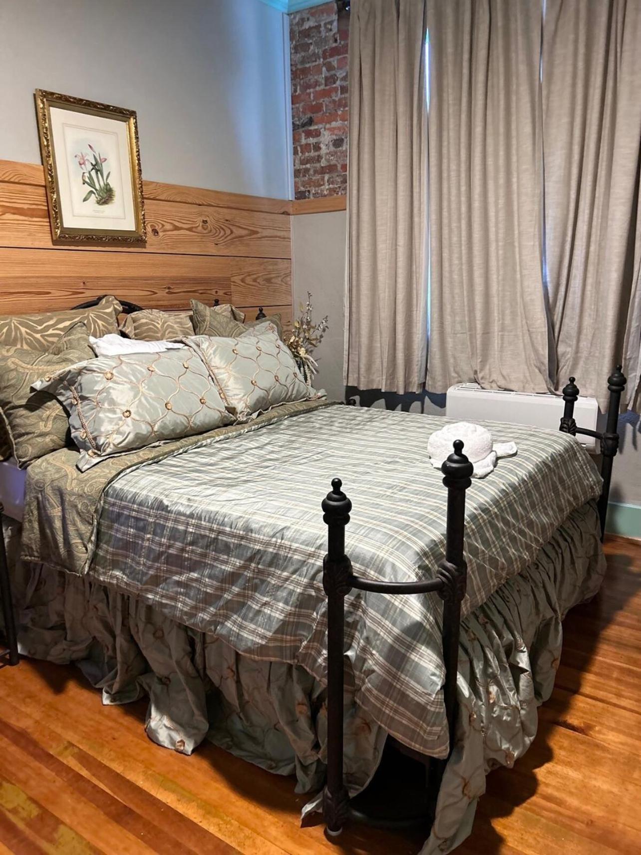 Chipley'S Squareview Inn Carthage المظهر الخارجي الصورة