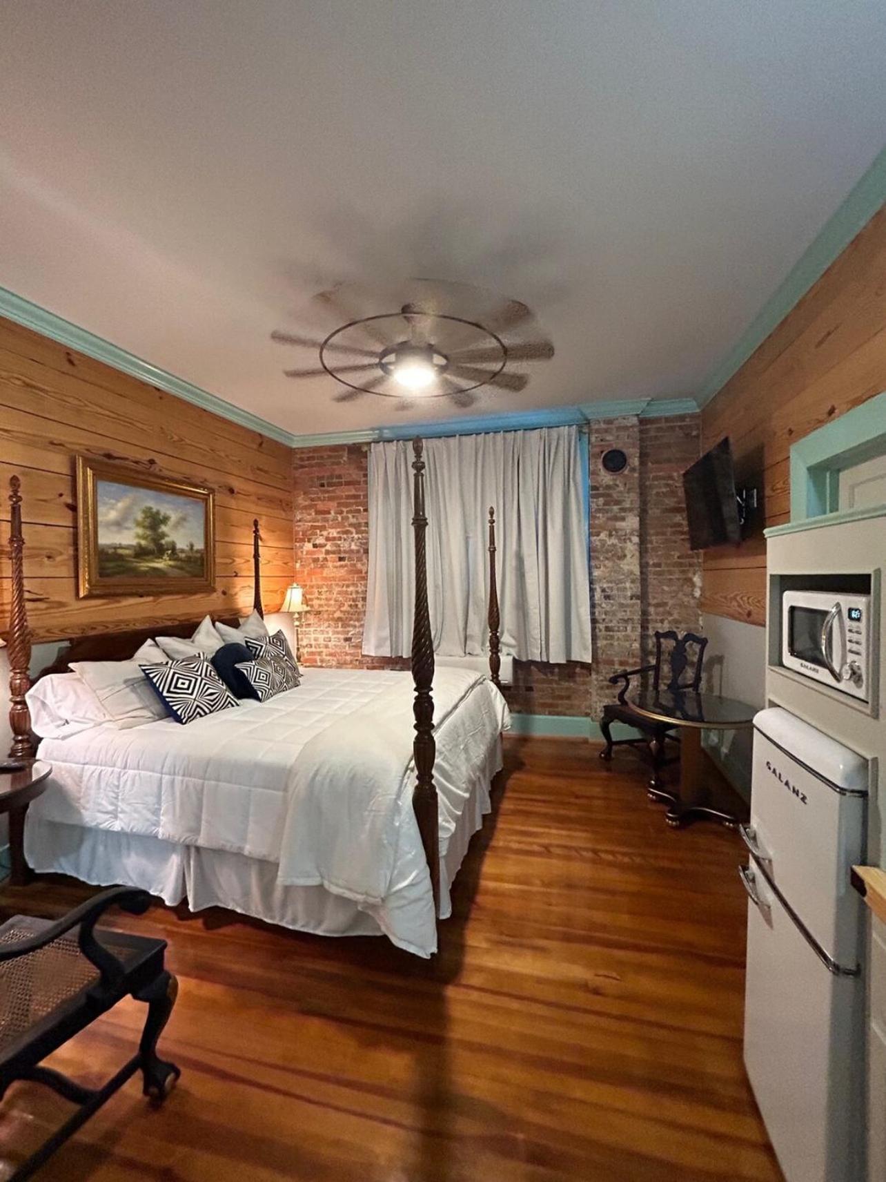 Chipley'S Squareview Inn Carthage المظهر الخارجي الصورة