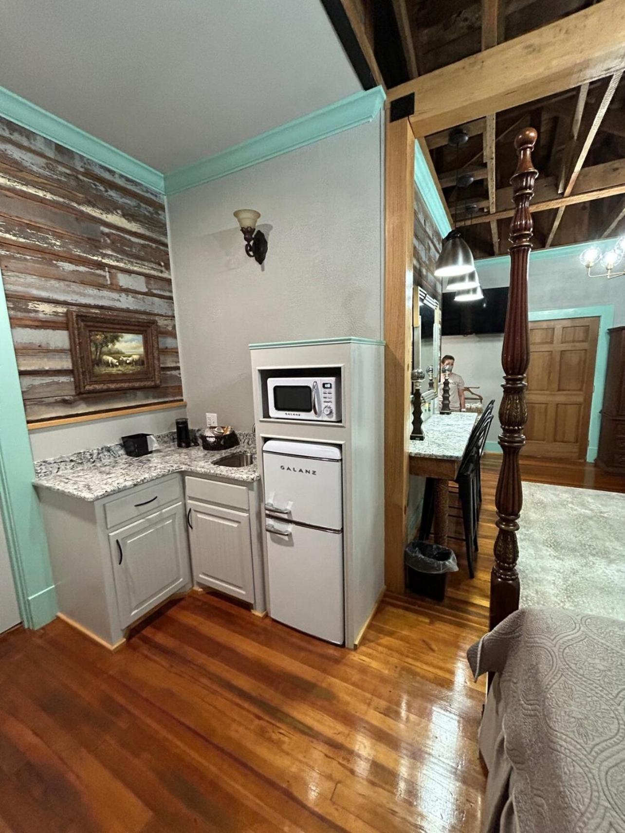 Chipley'S Squareview Inn Carthage المظهر الخارجي الصورة